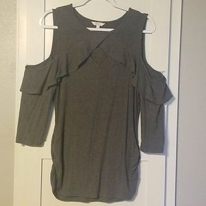 3/ $20 ⭐Cold Shoulder Top